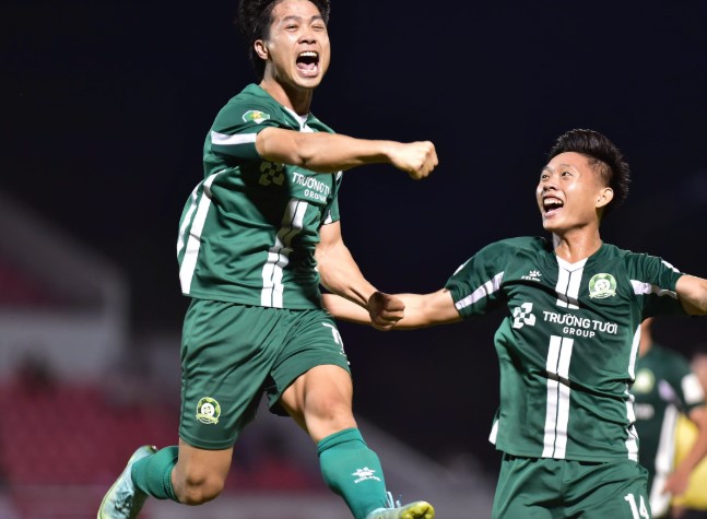 bung-no-voi-2-sieu-pham-cong-phuong-duoc-hlv-kim-trieu-hoi-len-tuyen