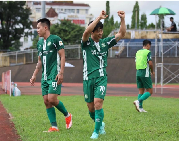 cong-phuong-co-the-gianh-vua-pha-luoi-nhung-van-khong-duoc-len-v-league