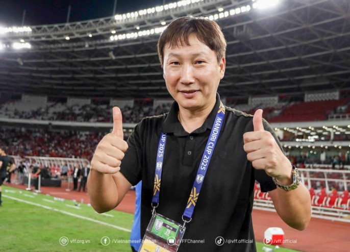 thong-ke-kho-tin-cua-hlv-kim-sang-sik-khien-ca-dna-phai-nga-mu-than-phuc
